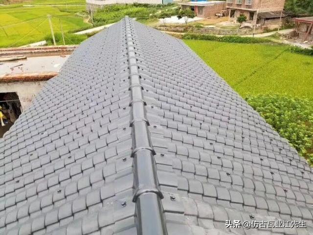 還在為舊房屋面翻新承重問題考慮嗎？樹脂小青瓦幫你解決承重